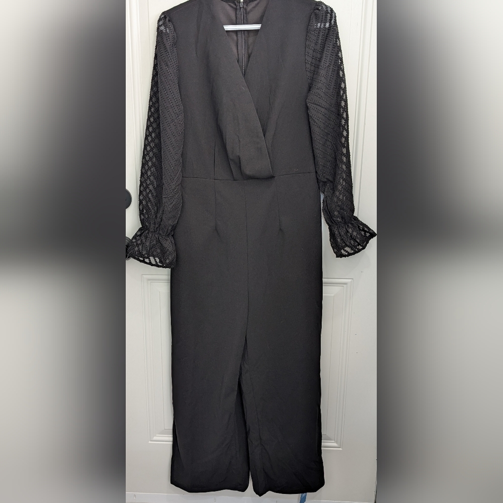 Cupshe Black Jumpsuit with Collared Neckline and Flowing Silhouette
